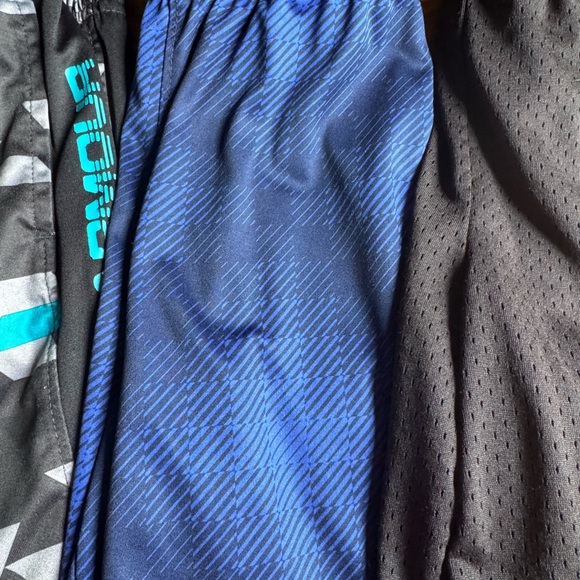 Boys Size 6 Shorts - Under Armour Nike Lot of 4 EUC - Picture 5 of 6